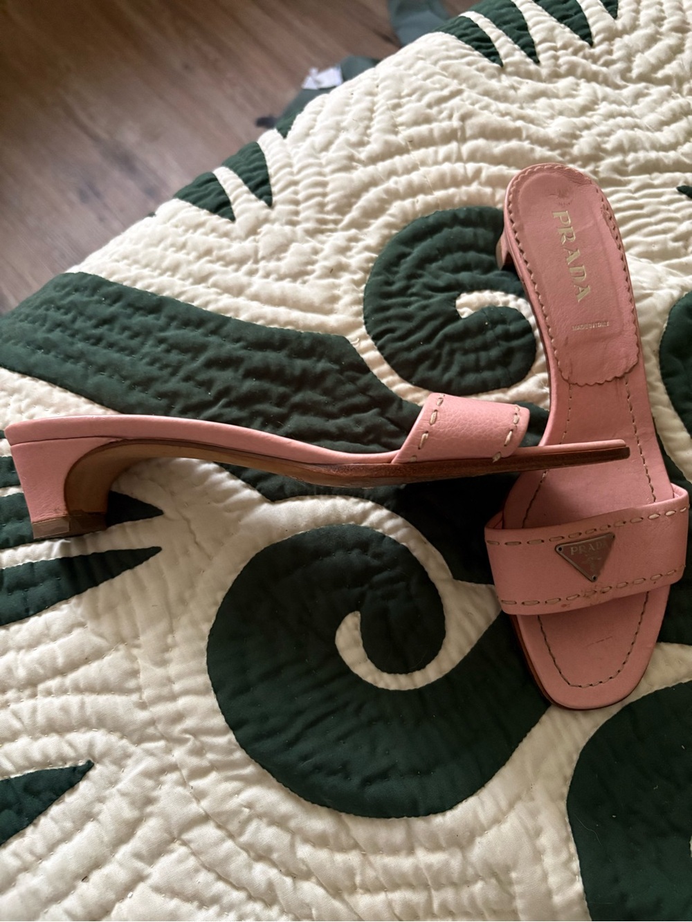 Vintage PRADA Daino Mule Shoes Baby Pink Low Heel Slide Sandals
37 - Picture 2 of 4